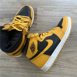 Nike Men's Black and Yellow High-Top Sneakers